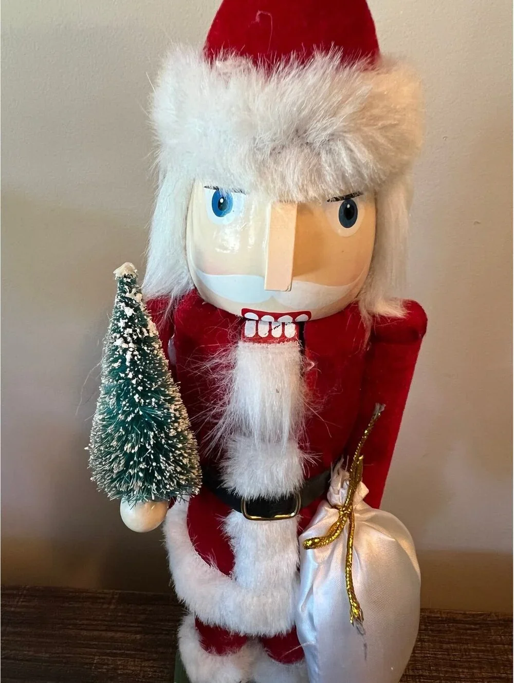 2015 Santa Claus Wooden Christmas Nutcracker Figurine 13 3/4” L tree Toy Sack